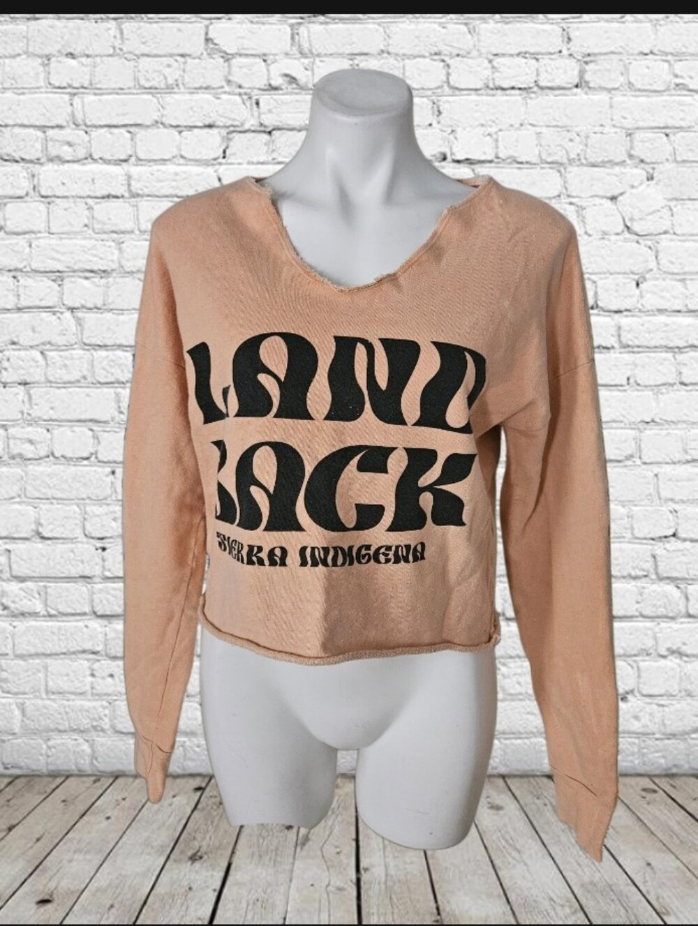 Graphic Organic Cotton Long-Sleeve Crop Top Small